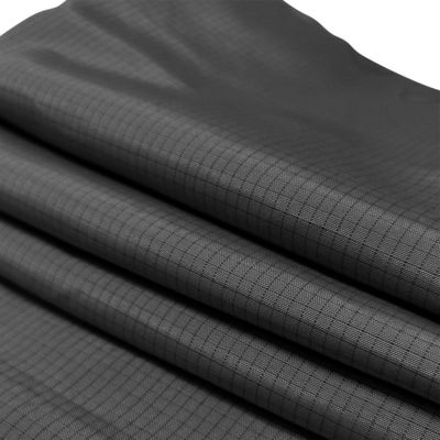أسود 4mm الشبكة 33% القطن 2% الألياف الكربونية النسيج TC Antistatic للملابس العاملة ESD