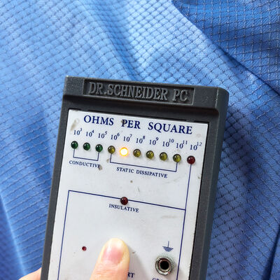 سترة غرفة نظيفة مضادة للستاتيكية ESD مع قماش الشبكة الماسية